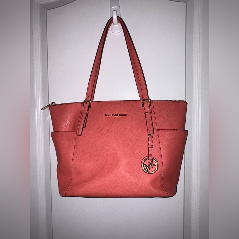 Vintage Authentic Michael Kors Vibrant Coral Tote Bag with Pockets - Picture 9 of 11
